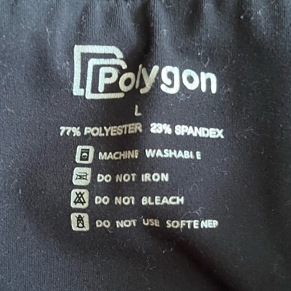 Polygon High Waisted Leggings with Pockets 🖤✨ - Picture 5 of 11